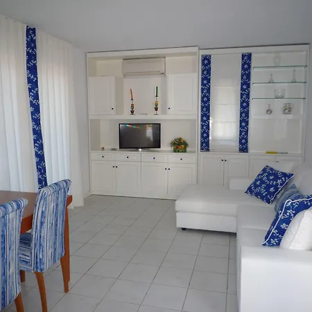 Saronikos Residences *