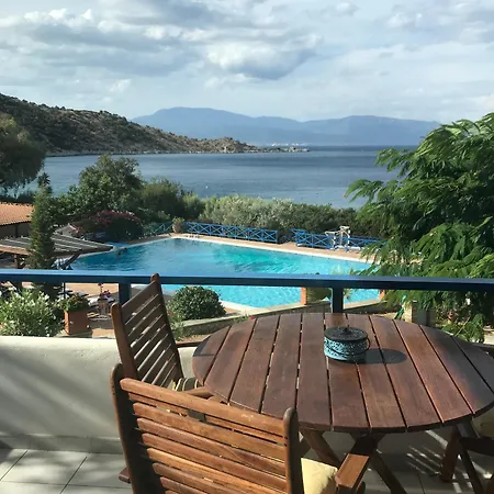 Saronikos Residences * Sofiko