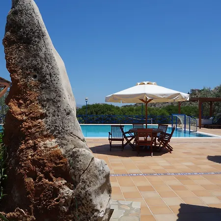 Saronikos Residences *