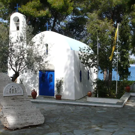 Saronikos Residences *